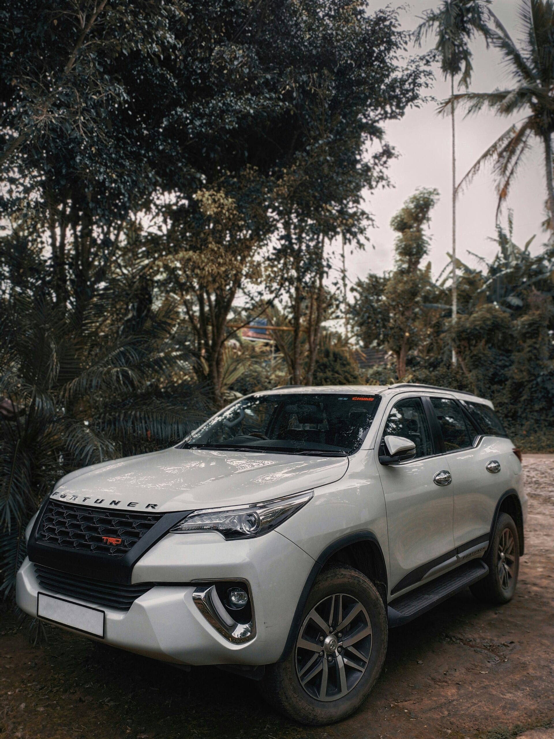 Toyota Fortuner Legender